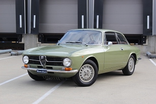 Alfa Romeo GT1300 Junior